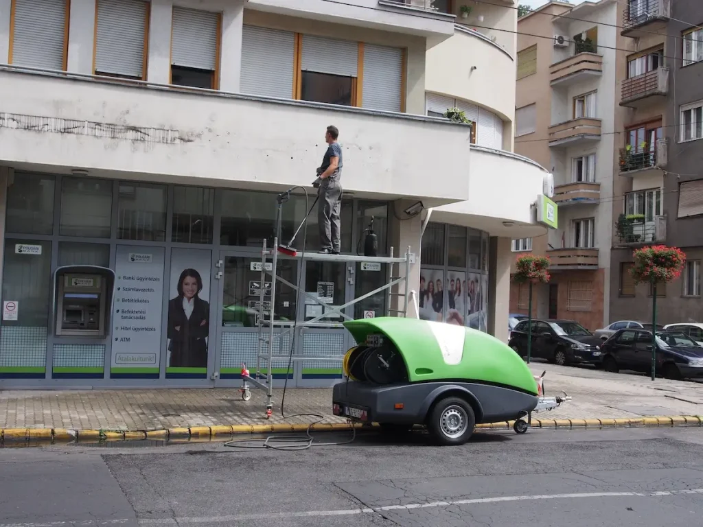 Homlokzattisztítás