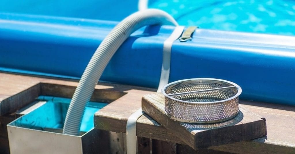 medencetakarítás, szűrők, szennyeződések eltávolítása