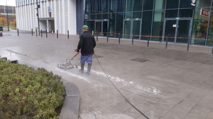 cleanexpert-0002 Gőzborotvás tisztítás gőzzel – CleanExpert technológia kültéri felületen
