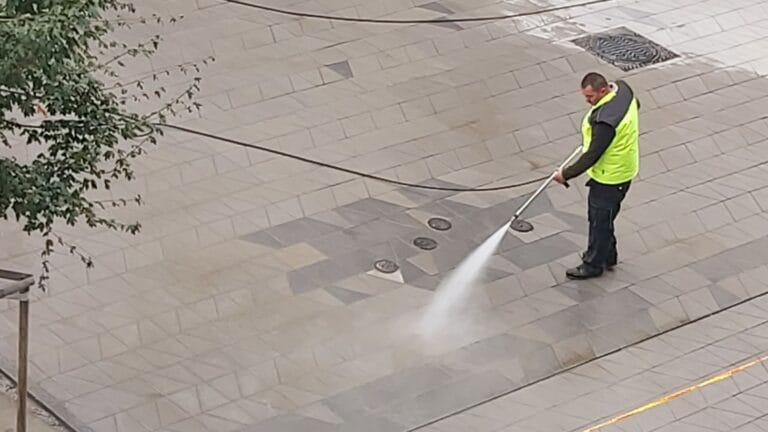 Önkormányzati járda mélytisztítása – Építkezés utáni mélytisztítás | CleanExpert