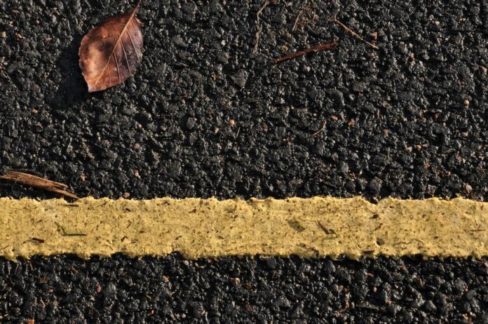 Aszfaltmosás szakszerűen: tudjon meg mindent a forróvizes tisztításról, árakról és időzítésről. Aszfaltmosás szakszerűen: tudjon meg mindent a forróvizes tisztításról, árakról és időzítésről.